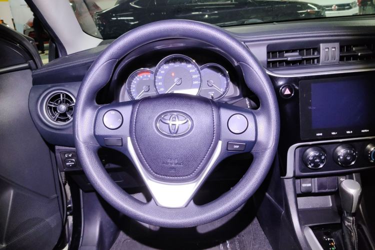 Used Toyota Levin 2017 Revised 185T CVT Elite Edition China V Standard Steering Wheel