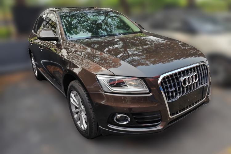 Used Audi Q5 2013 40 TFSI Technology Edition Front Right 45 Deg