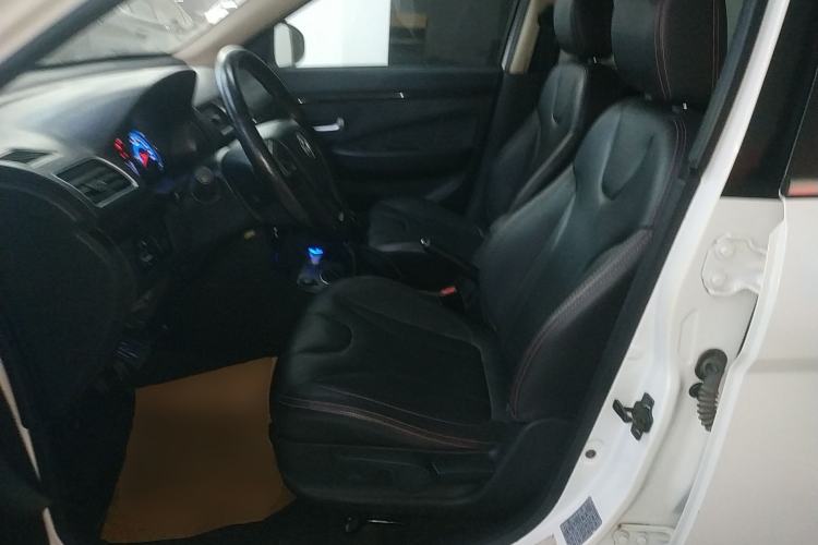 Used Dongfeng Fengon 370 2016 1.5L Manual Luxury 7-Seater