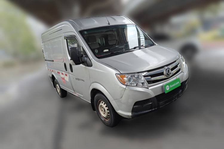 Used Dongfeng Yufeng 2018 2.3T Logistics Vehicle A100 Luxury Edition Short Wheelbase Mid-Roof Design 5–9 Seater
