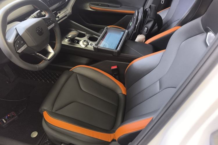 Used Changan UNI-V 2023 1.5T Premium Model
