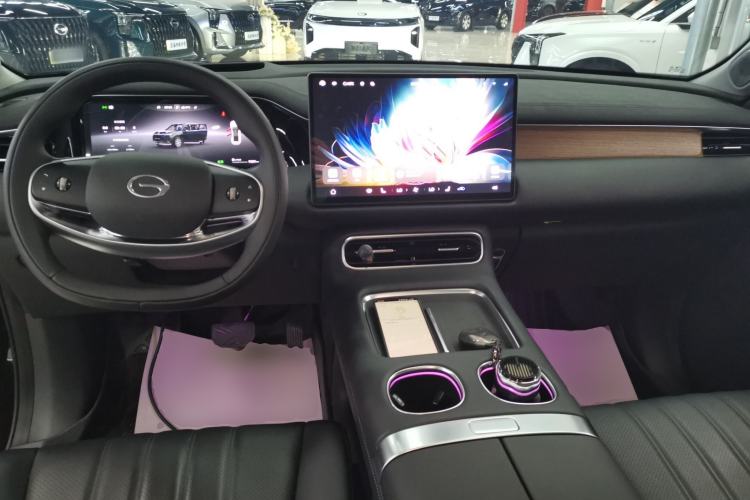 Used GAC Trumpchi S9 2025 Model Qiankun Max 5-Seater Center Console