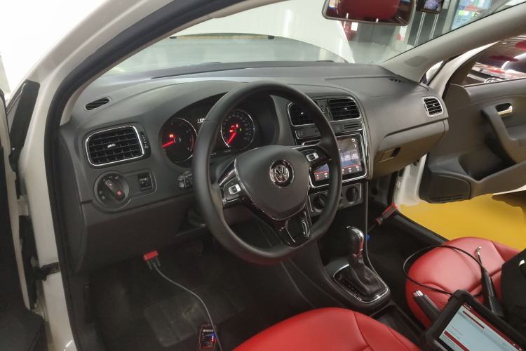 Used Volkswagen Polo 2018 1.5L Automatic Enjoyment Model Center Console