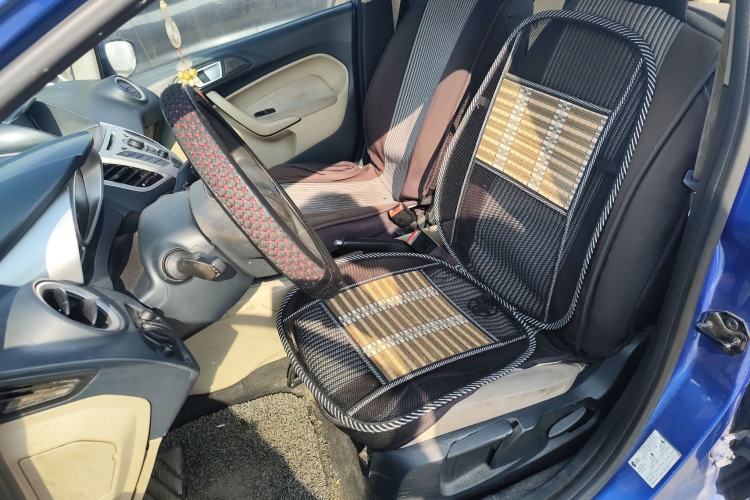 Used Ford Fiesta 2011 Sedan 1.3L Manual Fashion Edition
