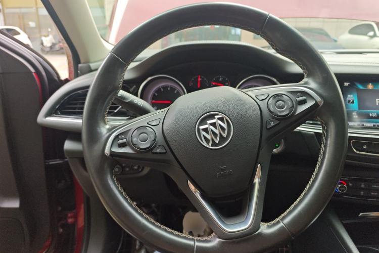 Used Buick Regal 2017 20T Luxury Model Steering Wheel