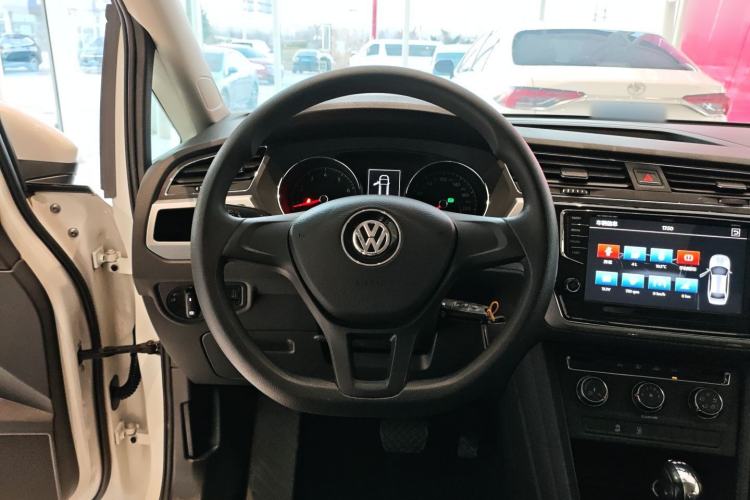Used Volkswagen Touran 2016 Touran L 280TSI DSG Style Edition

