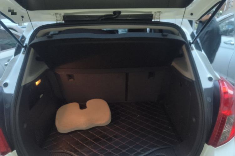 Used Buick Encore 2015 1.4T Automatic Two-Wheel Drive Urban Elite Version
