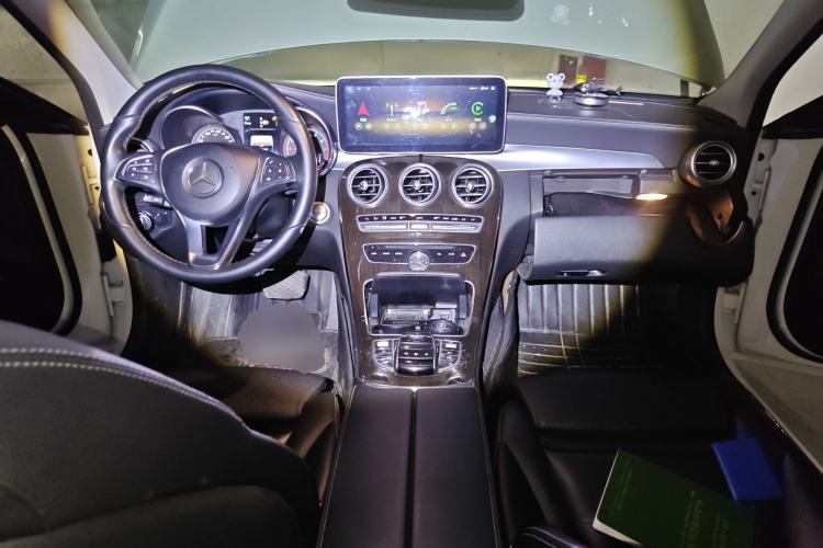 Used Mercedes-Benz C-Class 2015 C 200 L Center Console