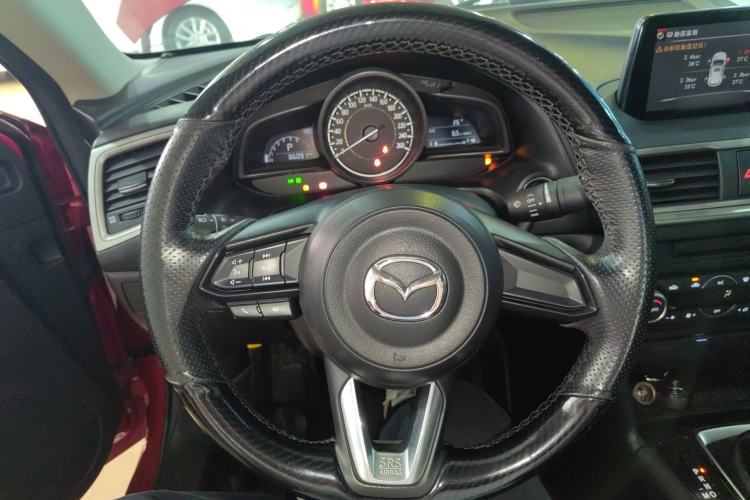 Used Mazda 3 Axela 2017 Sedan 1.5L Automatic Luxury Model Emission Standard China V Steering Wheel