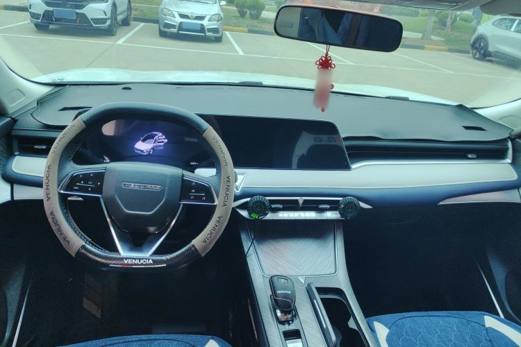 Used Venucia V 2023 260T Idol Edition Pro