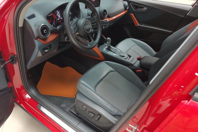 Used Audi Q2L 2018 35 TFSI Fashionable & Elegant Version China VI Emission Standard Left Front Seat