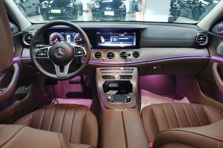 Used Mercedes-Benz E-Class 2020 Restyled E 300 L Exclusive Edition Center Console