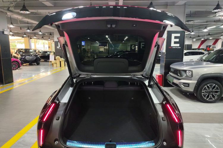 Used XPeng P7 2025 Model—750 All-Wheel-Drive High-Performance Ultra