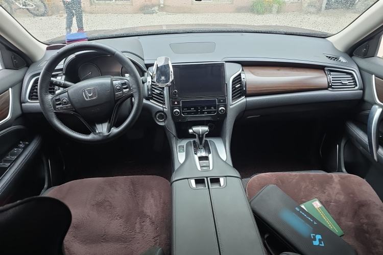 Used Honda Avancier 2017 240TURBO Two-Wheel Drive Luxury Edition Center Console