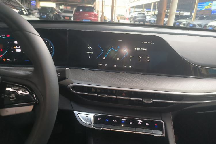 Used CHANGAN Eado 2022 PLUS Blue Whale NE 1.4T GDI DCT Prestige Edition Center Console