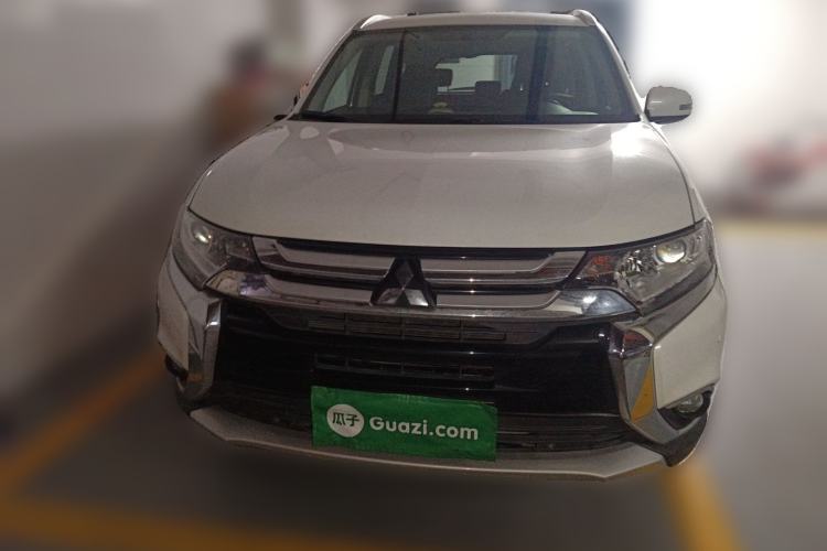 Used Mitsubishi Outlander 2018 2.0L Two-Wheel Drive Glory Edition 5 Seats