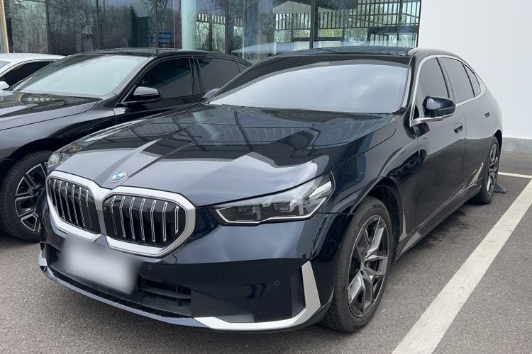 Used BMW 5 Series 2024 530Li Leading Luxury Package Exterior 2