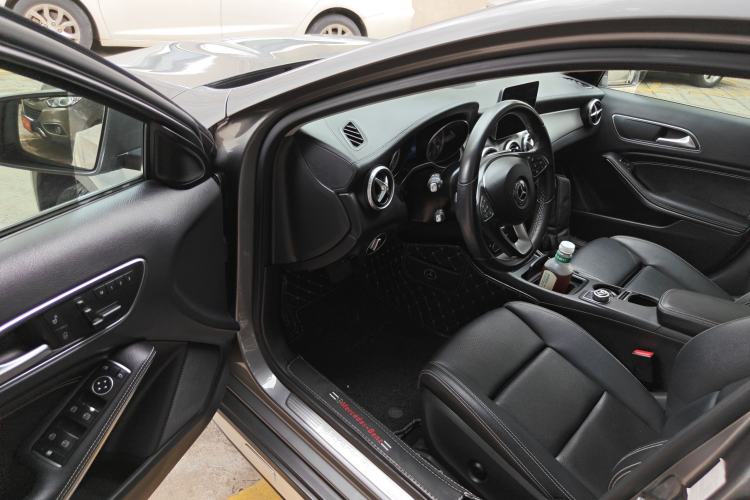 Used Mercedes-Benz GLA 2016 GLA 220 4MATIC Fashion Edition Driver Seat