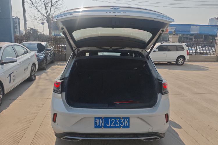 Used Volkswagen T-ROC 2023 300TSI DSG Two-Wheel Drive Starlight Edition
