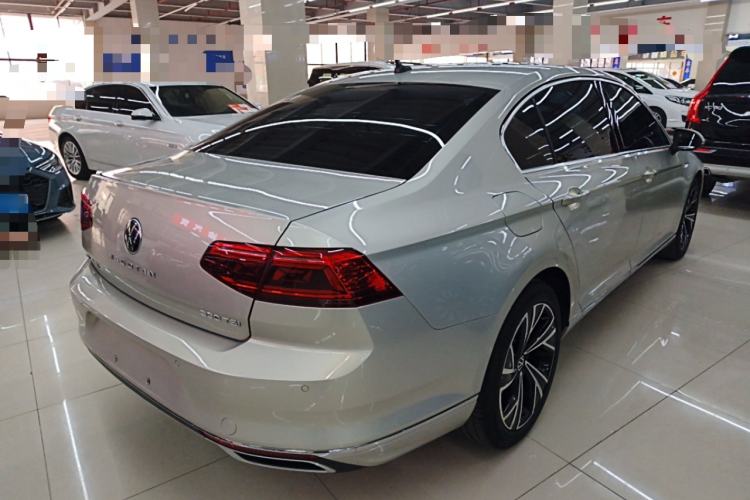 Used Volkswagen Magotan 2021 330TSI DSG 30th Anniversary Edition Rear Right 45 Deg