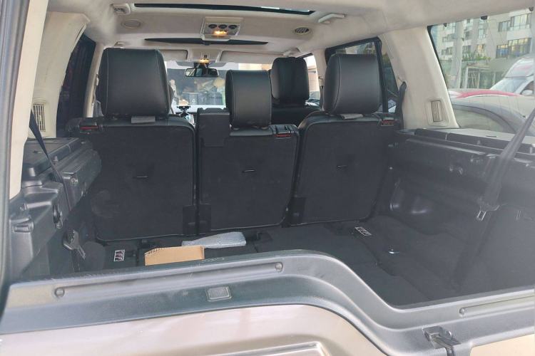 Used Land Rover Discovery 2013 3.0 SDV6 HSE Diesel Edition Trunk