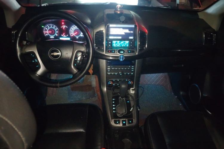 Used Chevrolet Captiva 2014 2.4L 4x4 Flagship Edition 7 Seats
