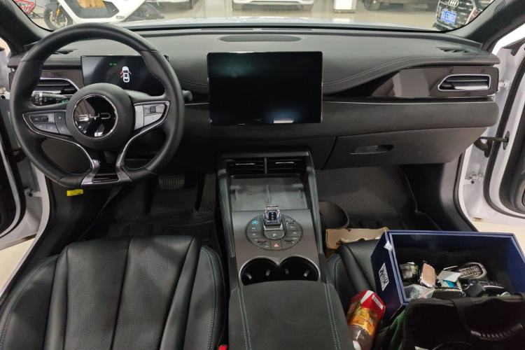 Used BYD Seal 06 New Energy 2025 DM-i Smart Drive 120KM Deluxe Model Center Console