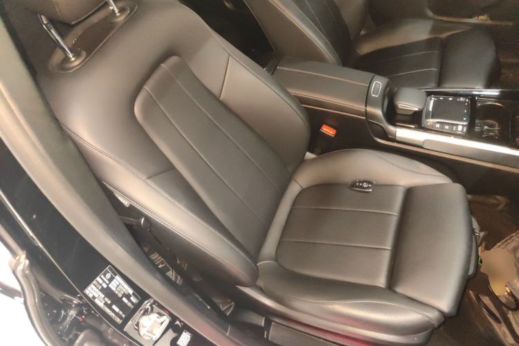 Used Mercedes-Benz GLB 2023 GLB 220 Fashion Model Right Front Seat