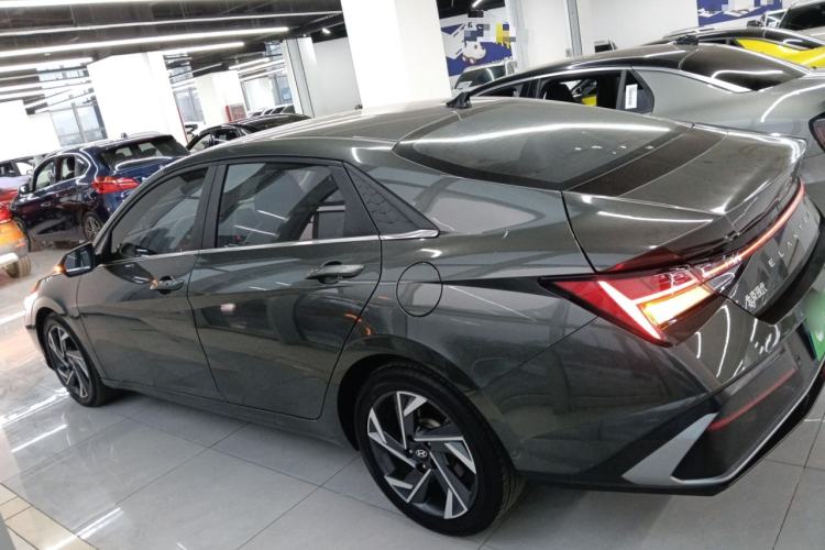 Used Hyundai Elantra 2023 1.5L CVT LUX Prestige Edition