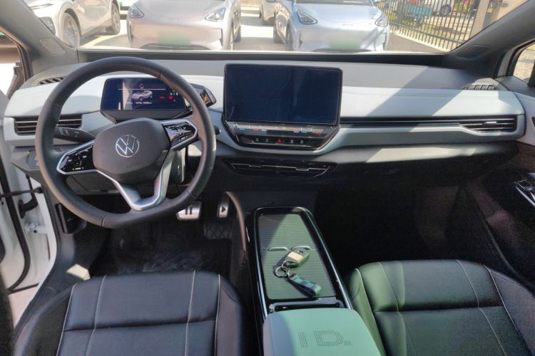 Used Volkswagen ID.4 X 2024 Pure & Smart Edition Center Console