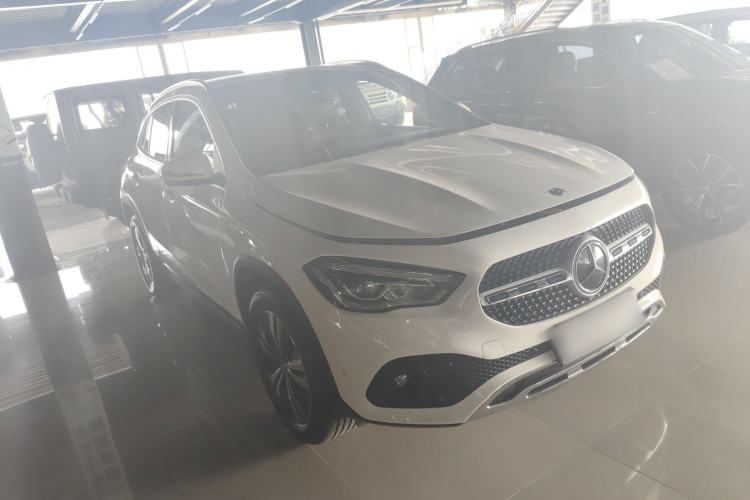 Used Mercedes-Benz GLA 2020 GLA 200 Front Right 45 Deg
