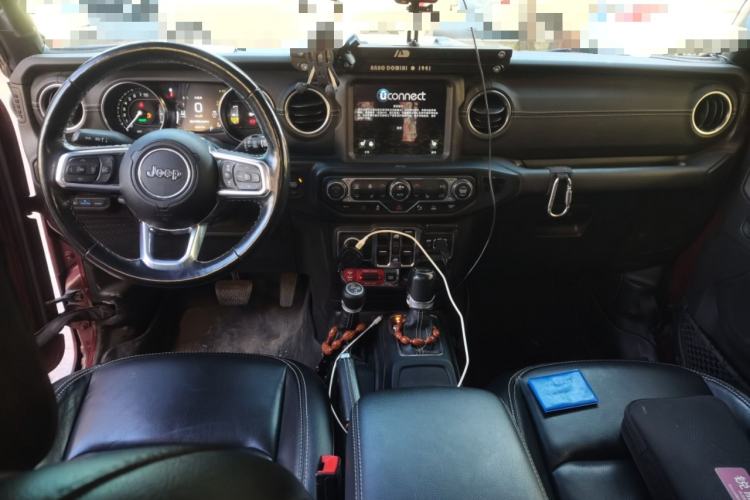 Used Jeep Wrangler New Energy 2021 Four-Door 2.0T 4xe Sahara Center Console