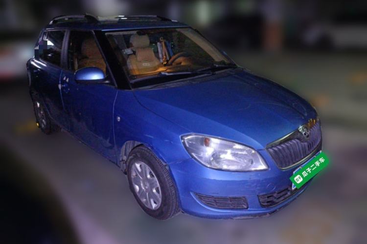 Used Skoda Fabia 2014 1.4L Automatic Crystal Edition Exterior 2