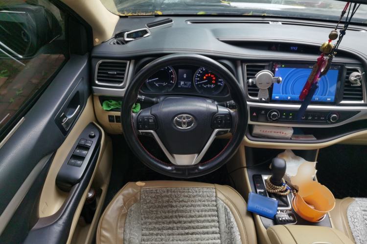Used Toyota Highlander 2018 2.0T Two-Wheel Drive Elite Edition 5 Seats Emission Standard China V Steering Wheel