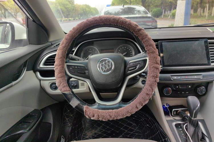 Used Buick GT 2018 15T Dual-Clutch Elite Model China V Standard Steering Wheel