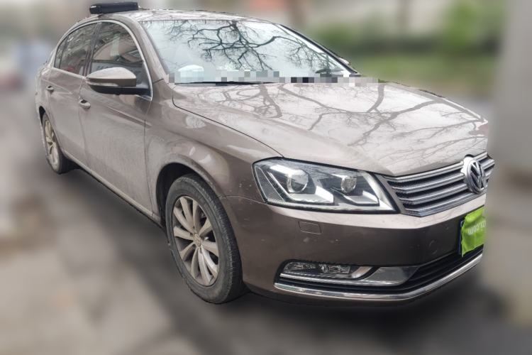 Used Volkswagen Magotan 2015 1.8TSI Luxury Model Front Right 45 Deg