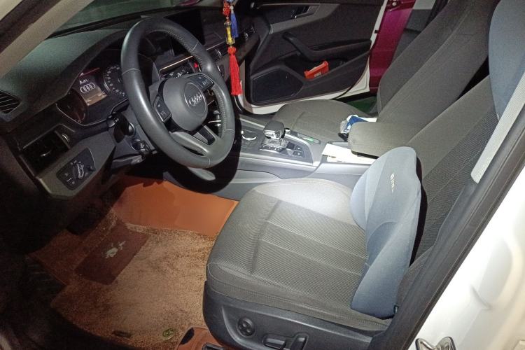 Used Audi A4L 2019 40 TFSI Ambition China VI Left Front Seat