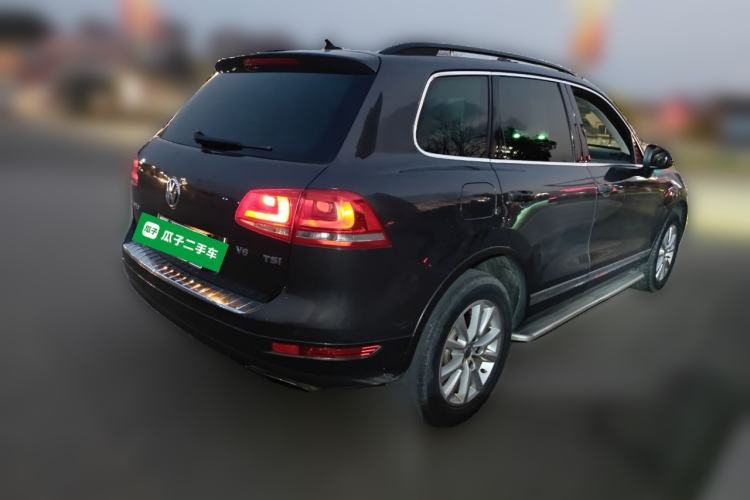 Used Volkswagen Touareg 2011 3.0 TSI High-End Version Rear Right 45 Deg