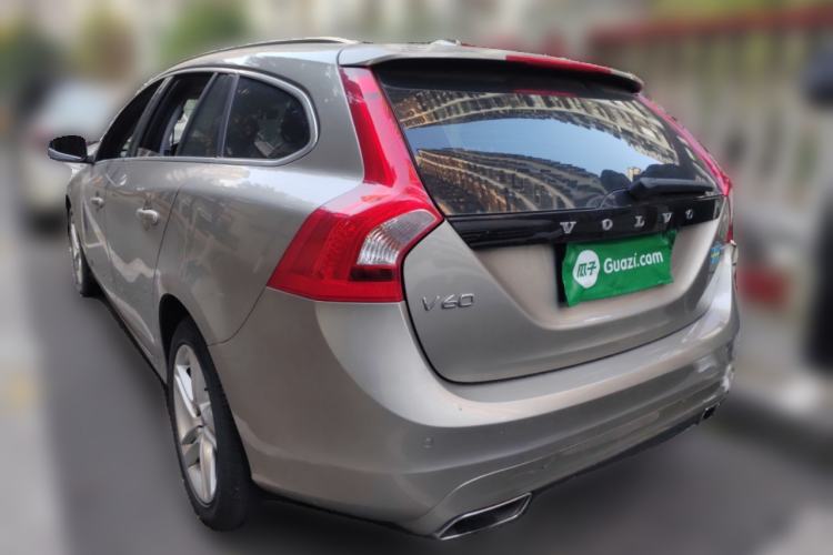 Used Volvo V60 2015 T5 Zhiya Edition
