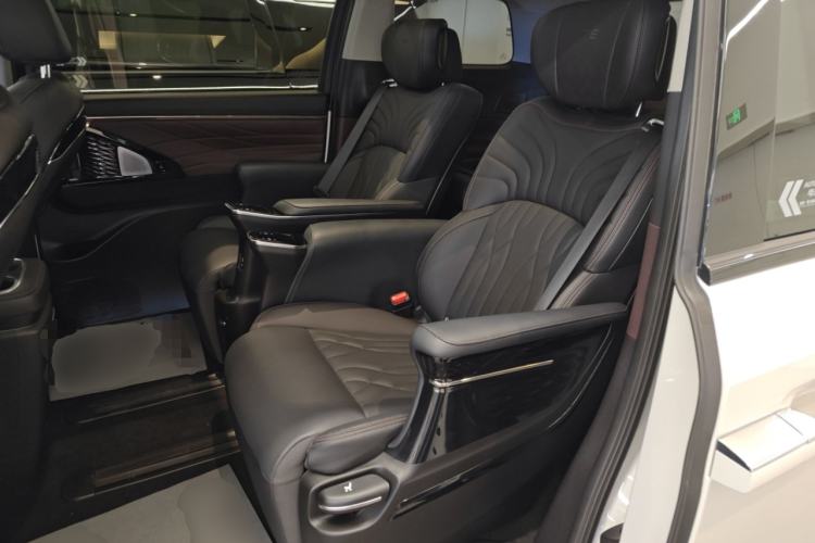 Used GAC Trumpchi M8 2024 Master Series Super Hybrid Edition Left Rear Seat