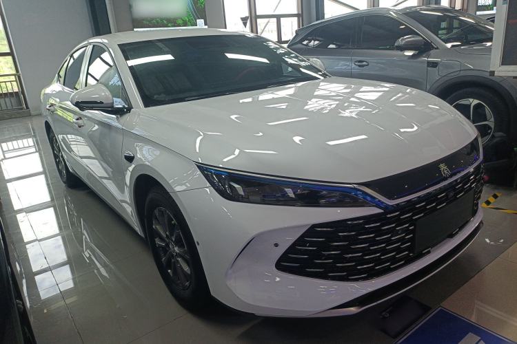 Used BYD Qin L 2025 DM-i Smart Drive 80KM Leading Model Front Right 45 Deg