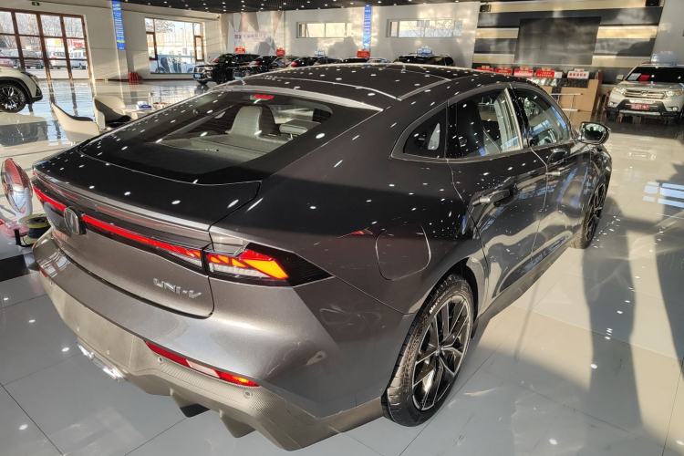 Used Changan UNI-V iDD 2024 Blue Whale Smart Electric iDD 136km Luxury Model
