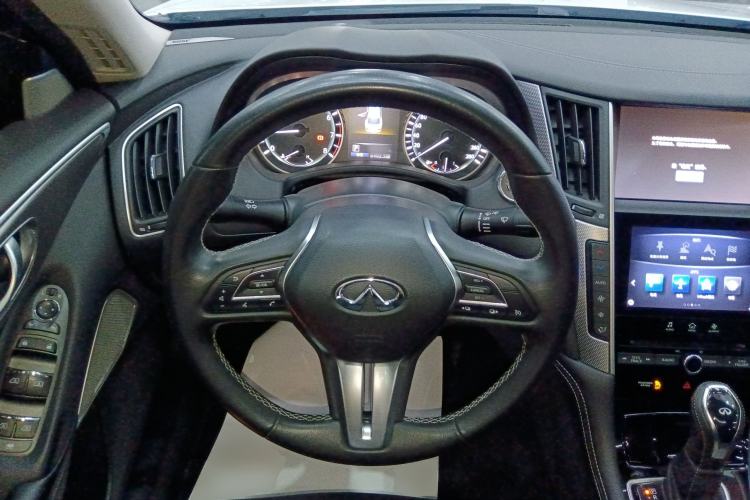 Used Infiniti Q50L 2018 2.0T Enjoyment Version China VI Standard Steering Wheel