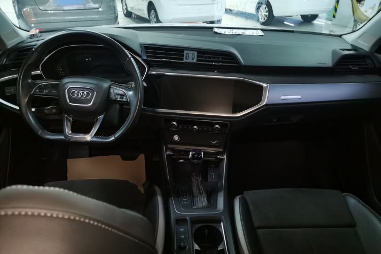 Used Audi Q3 2020 35 TFSI Fashion Dynamic Model