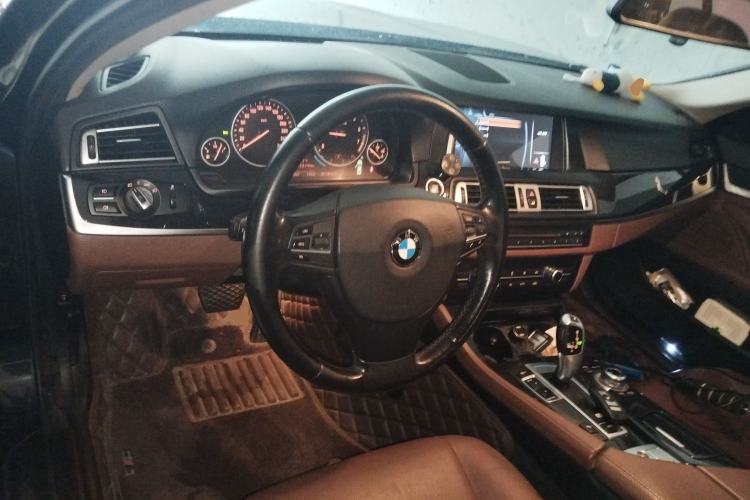 Used BMW 5 Series 2014 520Li Elegant Model
