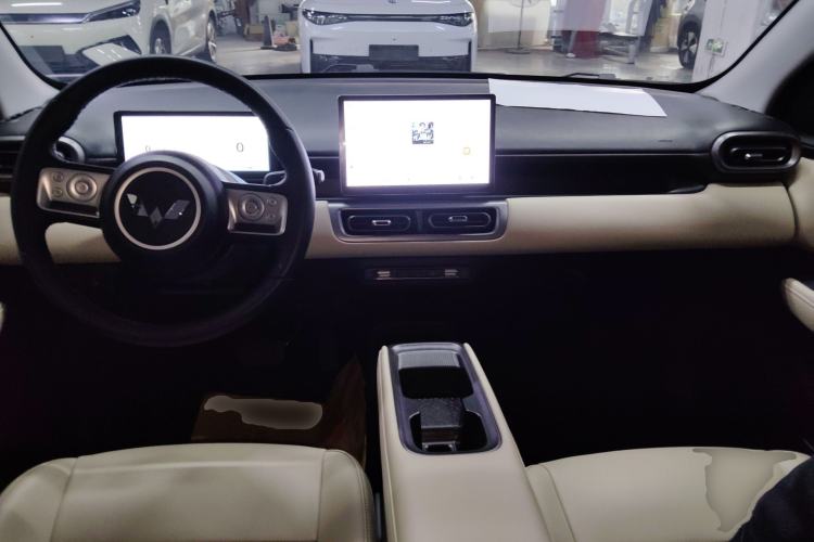 Used Wuling Bingo PLUS 2024 330 km Range Five-Seater Version
