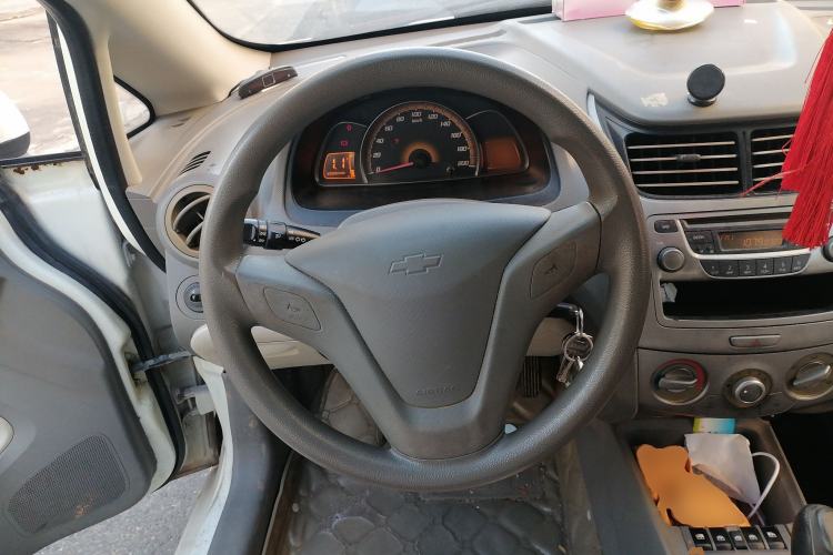 Used Chevrolet Sail 2011 Sedan 1.4L AMT Happiness Edition