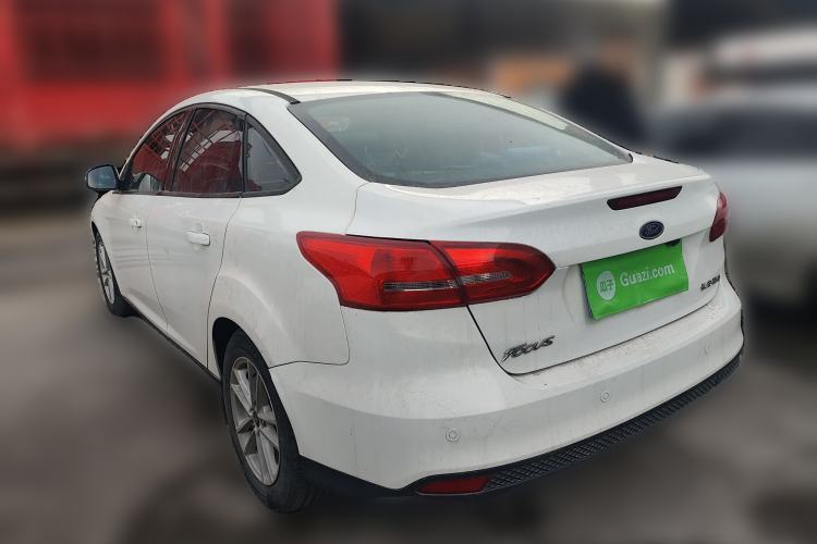 Used Ford Focus 2015 Sedan 1.6L Manual Fashion Edition