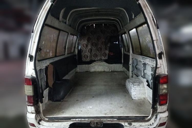 Used King Long Golden Way 2014 2.5T Yuchai Chuangxiang Version YC4FB90-P40C Trunk