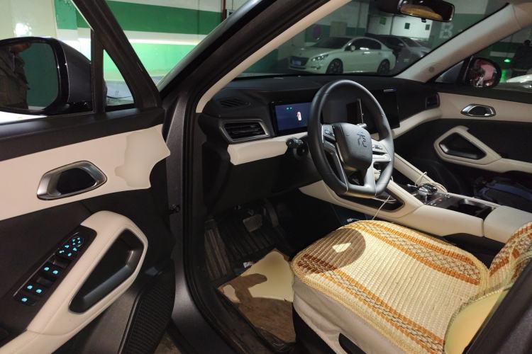 Used BYD Yuan UP 2025 Intelligent Driving Version 401 KM Dynamic Edition Driver Seat